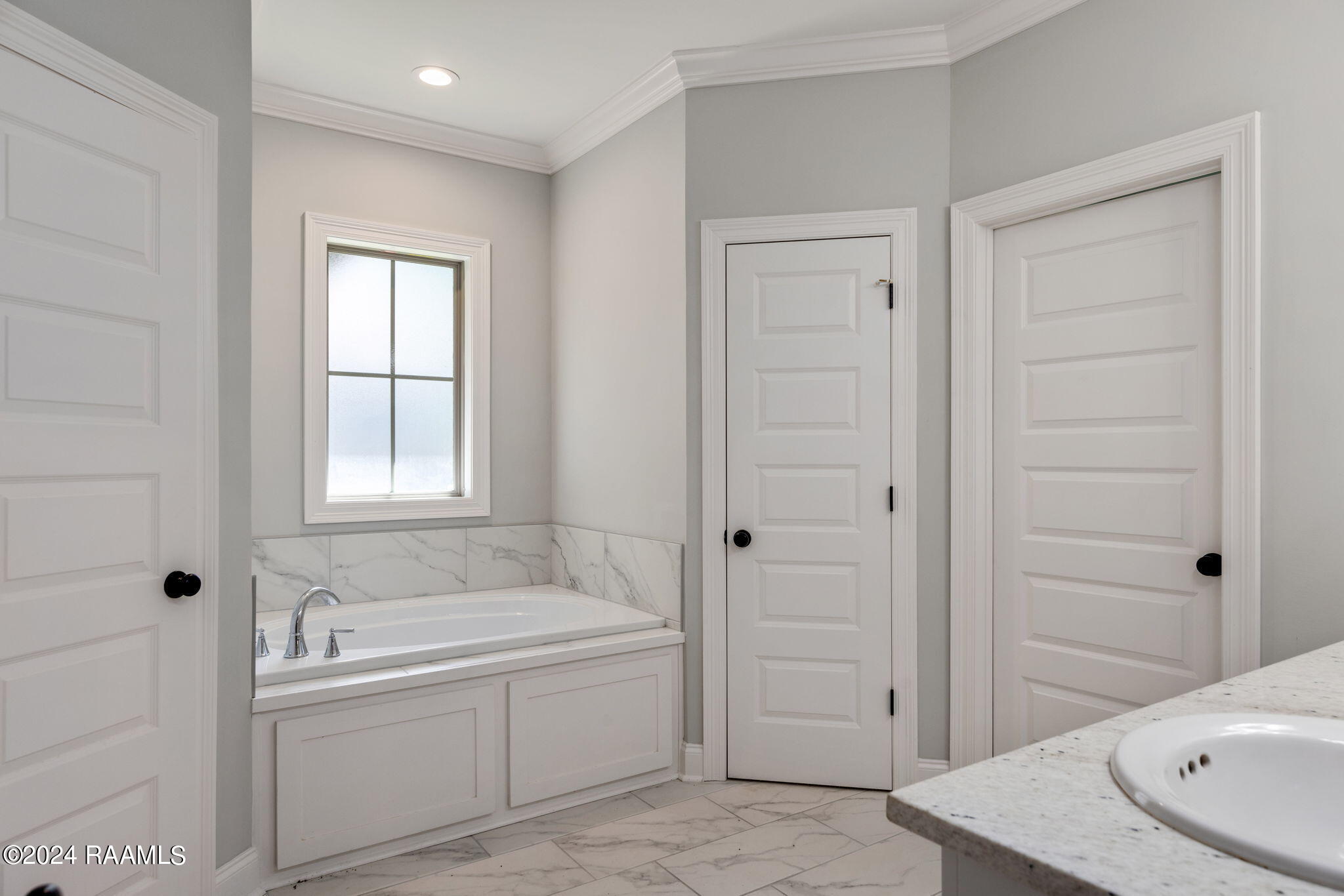 213 Timberland Ridge Boulevard Lafayette, LA 70507 - Photo 7 of 23 Master Bath