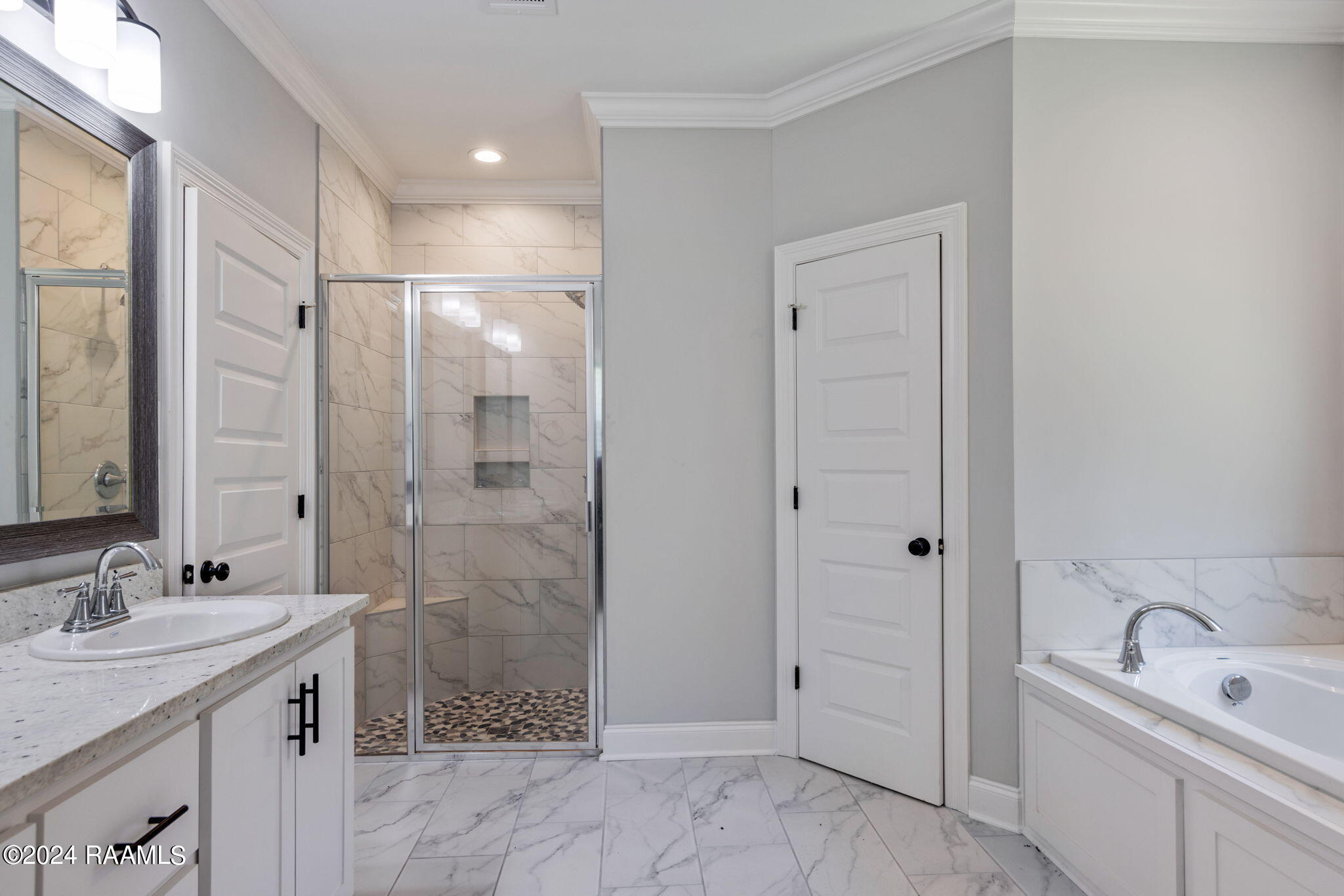 213 Timberland Ridge Boulevard Lafayette, LA 70507 - Photo 8 of 23 Master Bath