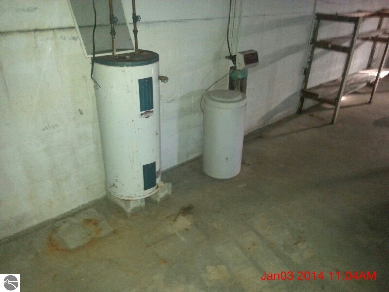 2121 Howard City Edmore Road Six Lakes, MI 48886 - Photo 12 of 14 1779977-11.JPG