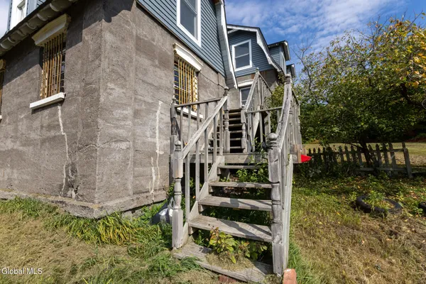 $165,000 | 29 Veterans Way, Moriah, NY 12956