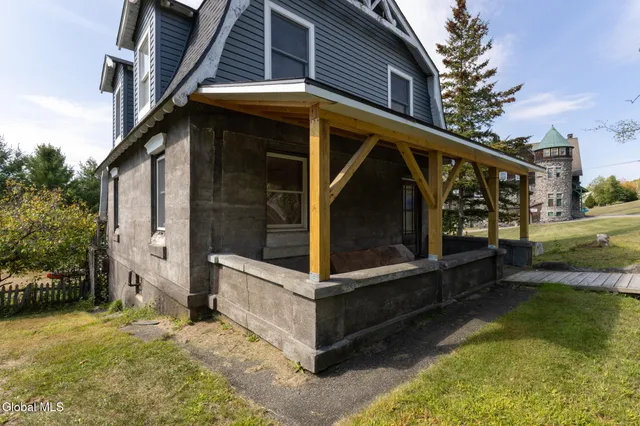 $170,000 | 29 Veterans Way, Moriah, NY 12956