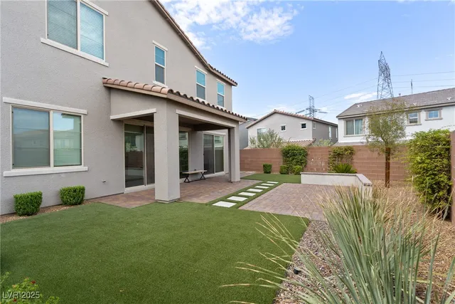 $3,200 | 12 Papavero Court, Henderson, NV 89011