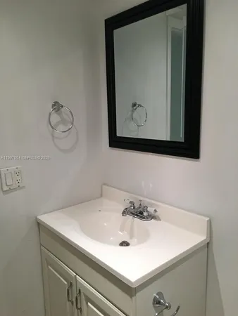 $2,100 | 9375 Fontainebleau Boulevard, Unit L209, Miami, FL 33172