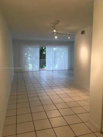 $2,100 | 9375 Fontainebleau Boulevard, Unit L209, Miami, FL 33172