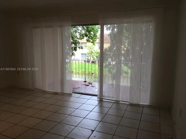 $2,100 | 9375 Fontainebleau Boulevard, Unit L209, Miami, FL 33172