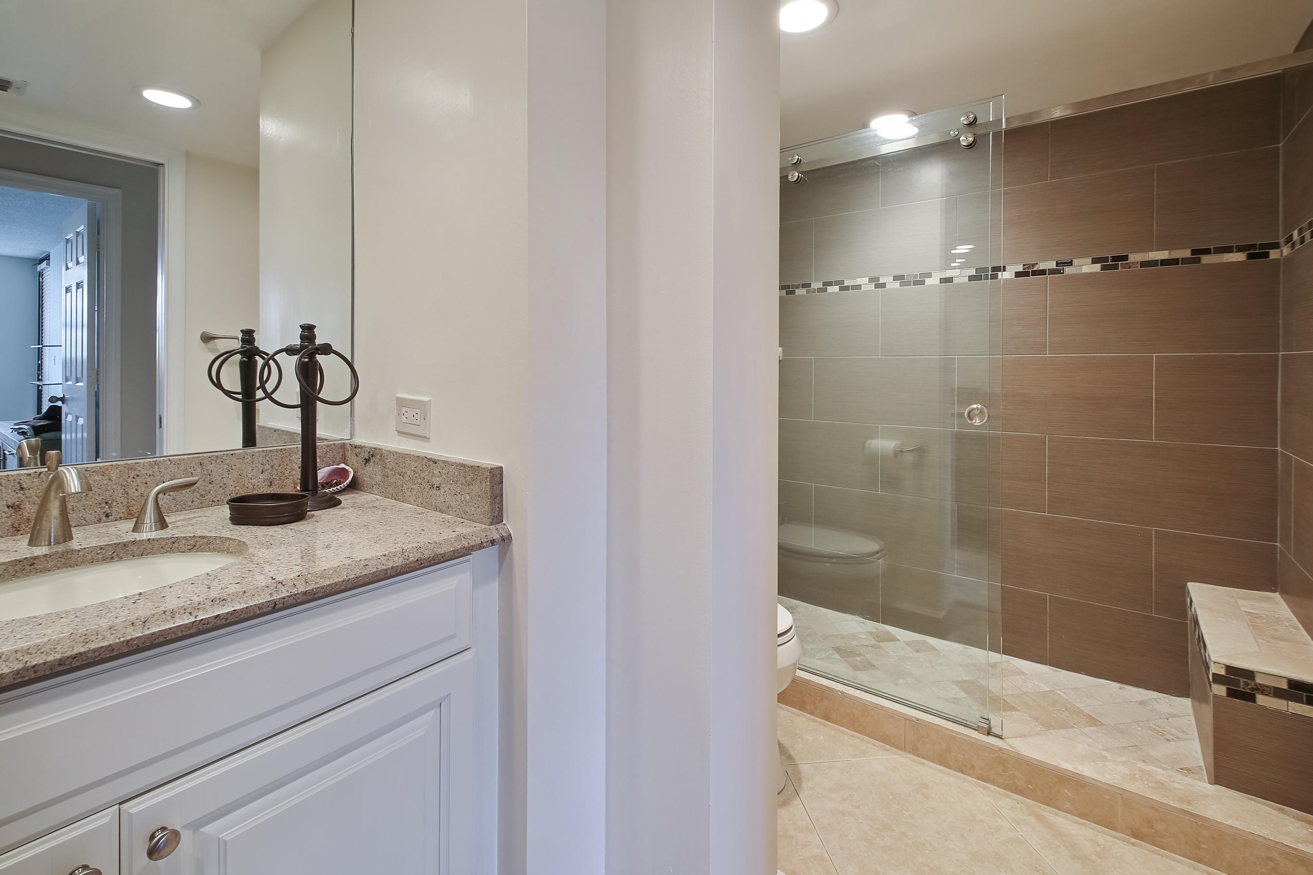 800 Jeffery Street, Unit 209 Boca Raton, FL 33487 - Photo 12 of 18 800_Jeffery_St_209-11