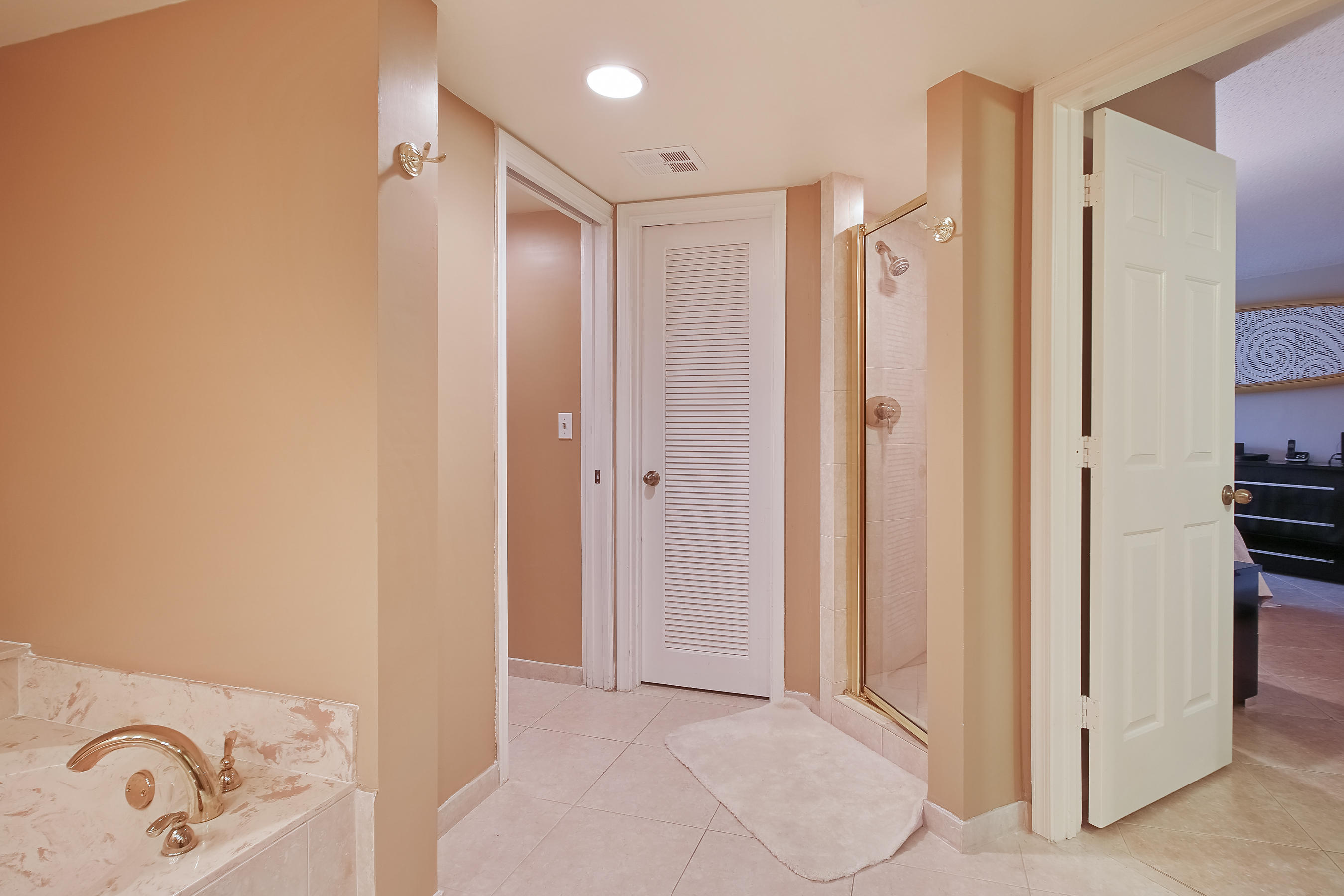 800 Jeffery Street, Unit 209 Boca Raton, FL 33487 - Photo 9 of 18 800_Jeffery_St_209-2