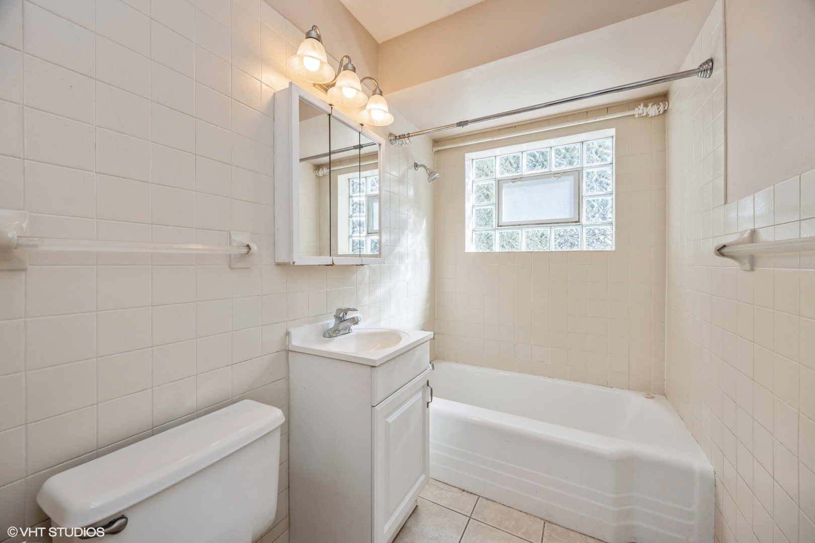 201 East Burlington Street Riverside, IL 60546 - Photo 7 of 11