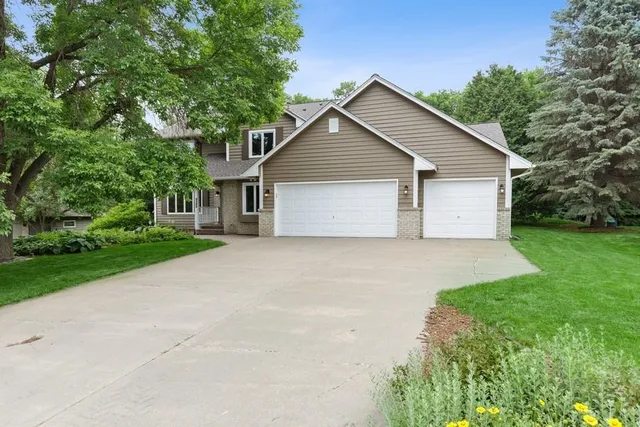 $3,700 | 7140 Willow View Cove, Chanhassen, MN 55317