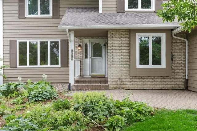 $3,700 | 7140 Willow View Cove, Chanhassen, MN 55317