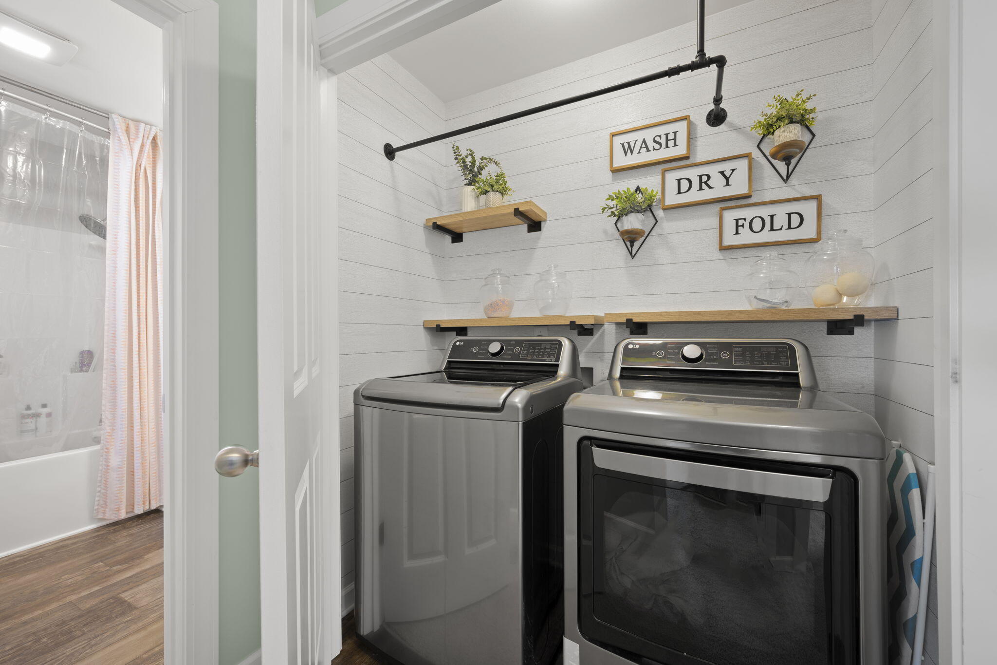 7405 Purser Lane Hanahan, SC 29410 - Photo 35 of 44 35-web-or-mls-DSC_9906