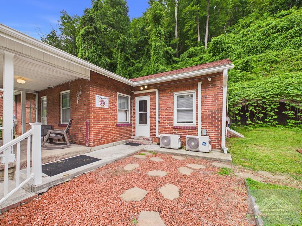 162 Cherokee Road Northfork, WV 24868 - Photo 2 of 33 Gallery Image 2