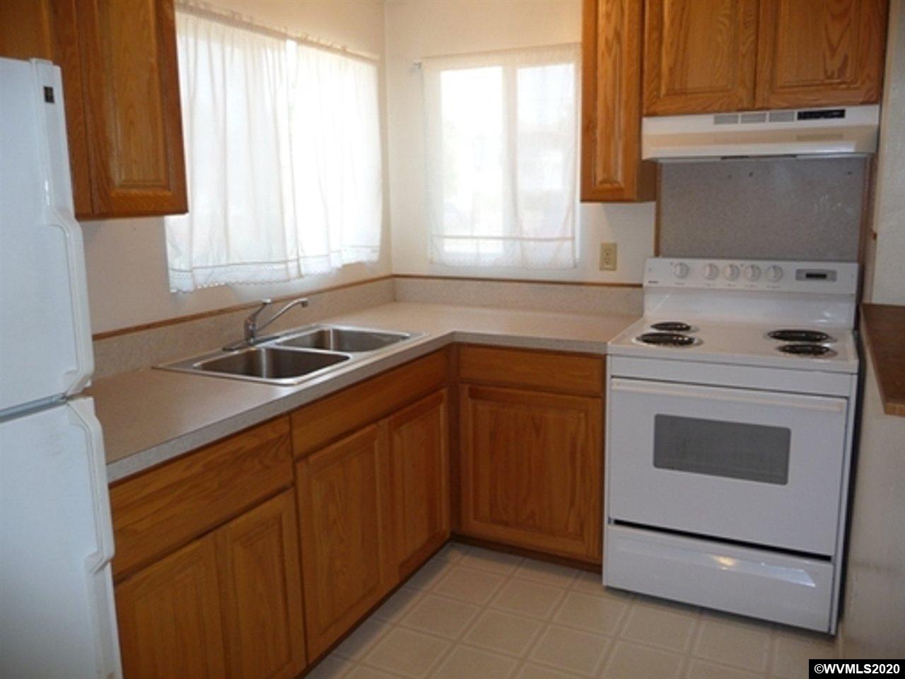 742 Southwest 13th Street Corvallis, OR 97333 - Photo 13 of 15