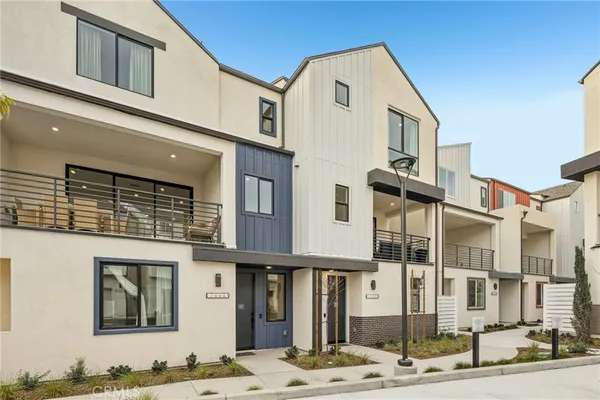 $1,060,990 | 1679 Constellation Drive, San Pedro, CA 90732