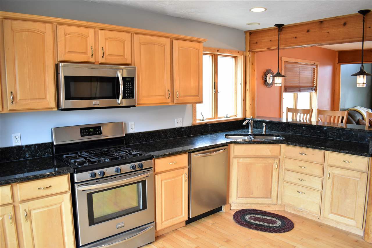 3601 South Maple Valley Road Suttons Bay, MI 49682 - Photo 4 of 41 1856565-3.JPG