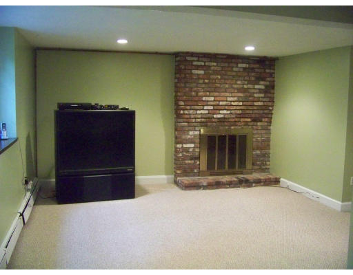 107 Thornberry Road Winchester, MA 01890 - Photo 9 of 19 Gallery Image 9