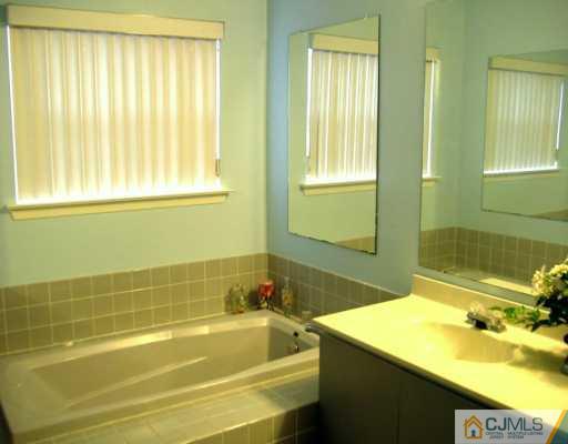 193 Nebula Road Piscataway, NJ 08854 - Photo 6 of 8 Gallery Image 6