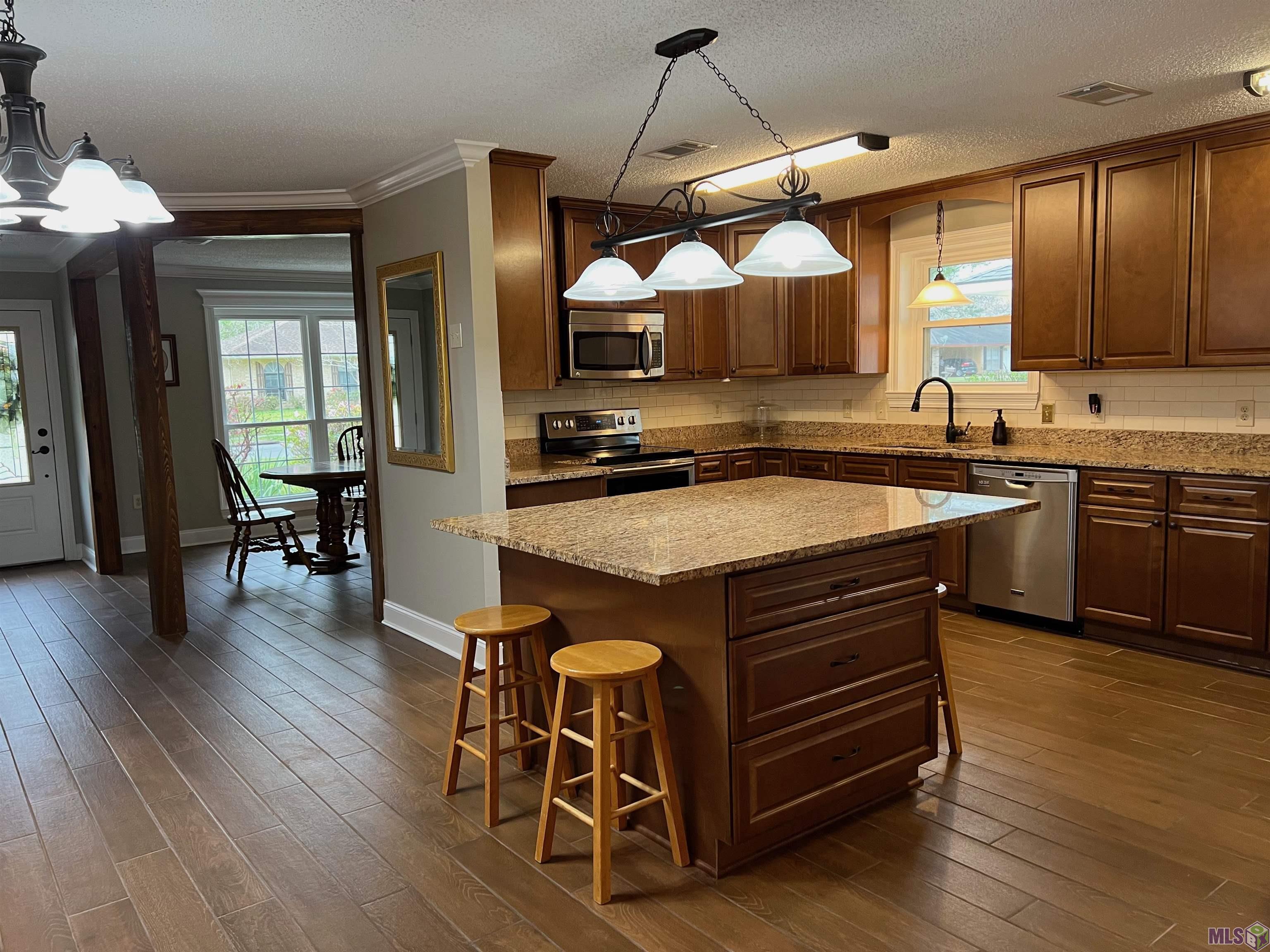 9215 Dancy Avenue Baton Rouge, LA 70814 - Photo 3 of 26 Gallery Image 3