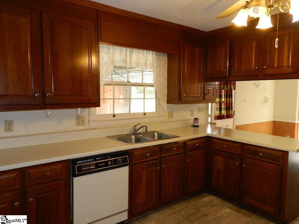 405 Regency Circle Anderson, SC 29625 - Photo 9 of 34 Gallery Image 9