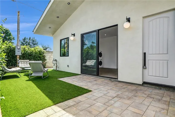 $3,995 | 19352 Lanark Street, Reseda, CA 91335