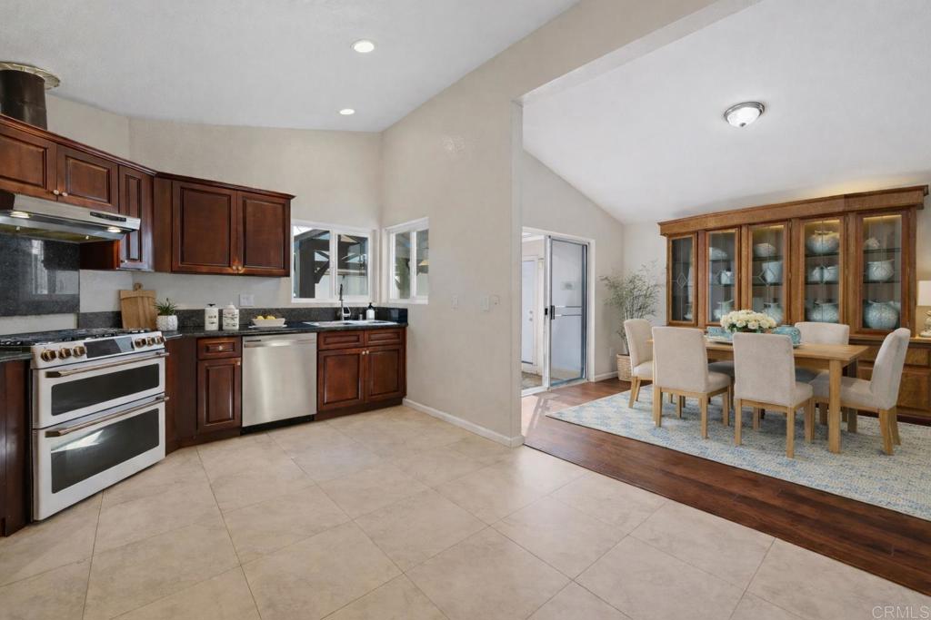 647 Via Costa Rica Vista, CA 92081 - Photo 5 of 45