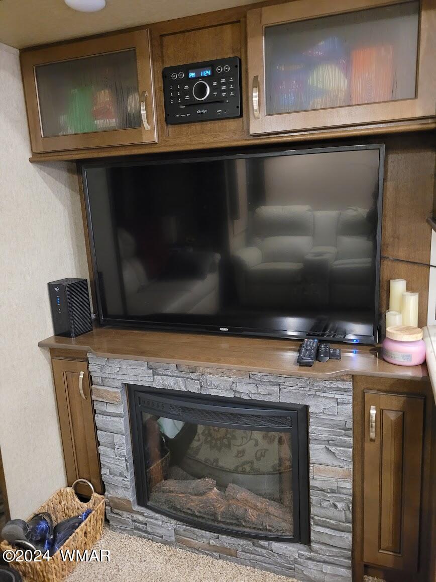 1930 Larson Road, Unit 15 Lakeside, AZ 85929 - Photo 3 of 18 Entertainment & Fireplace