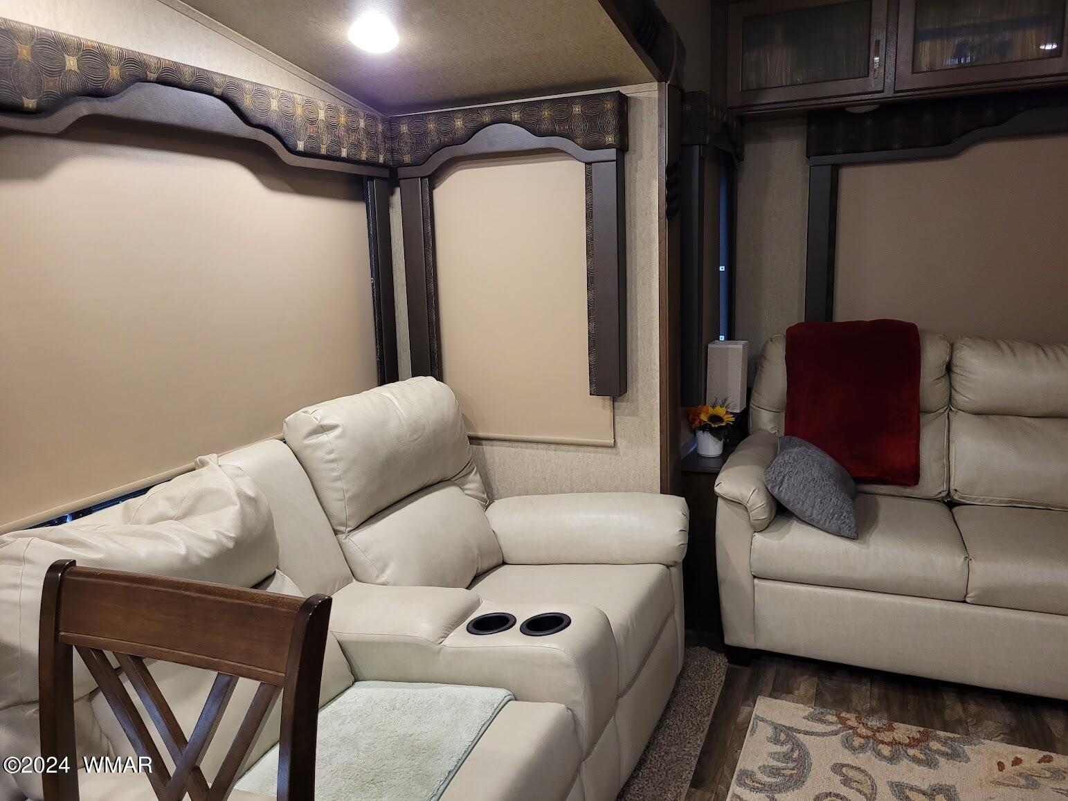 1930 Larson Road, Unit 15 Lakeside, AZ 85929 - Photo 4 of 18 Recliners