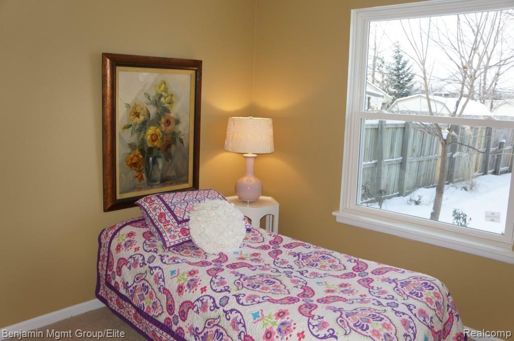 49151 Fuller Road New Baltimore, MI 48051 - Photo 6 of 10