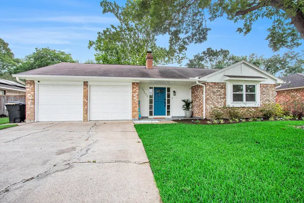 $232,500 | 17223 Fife Lane, Webster, TX 77598