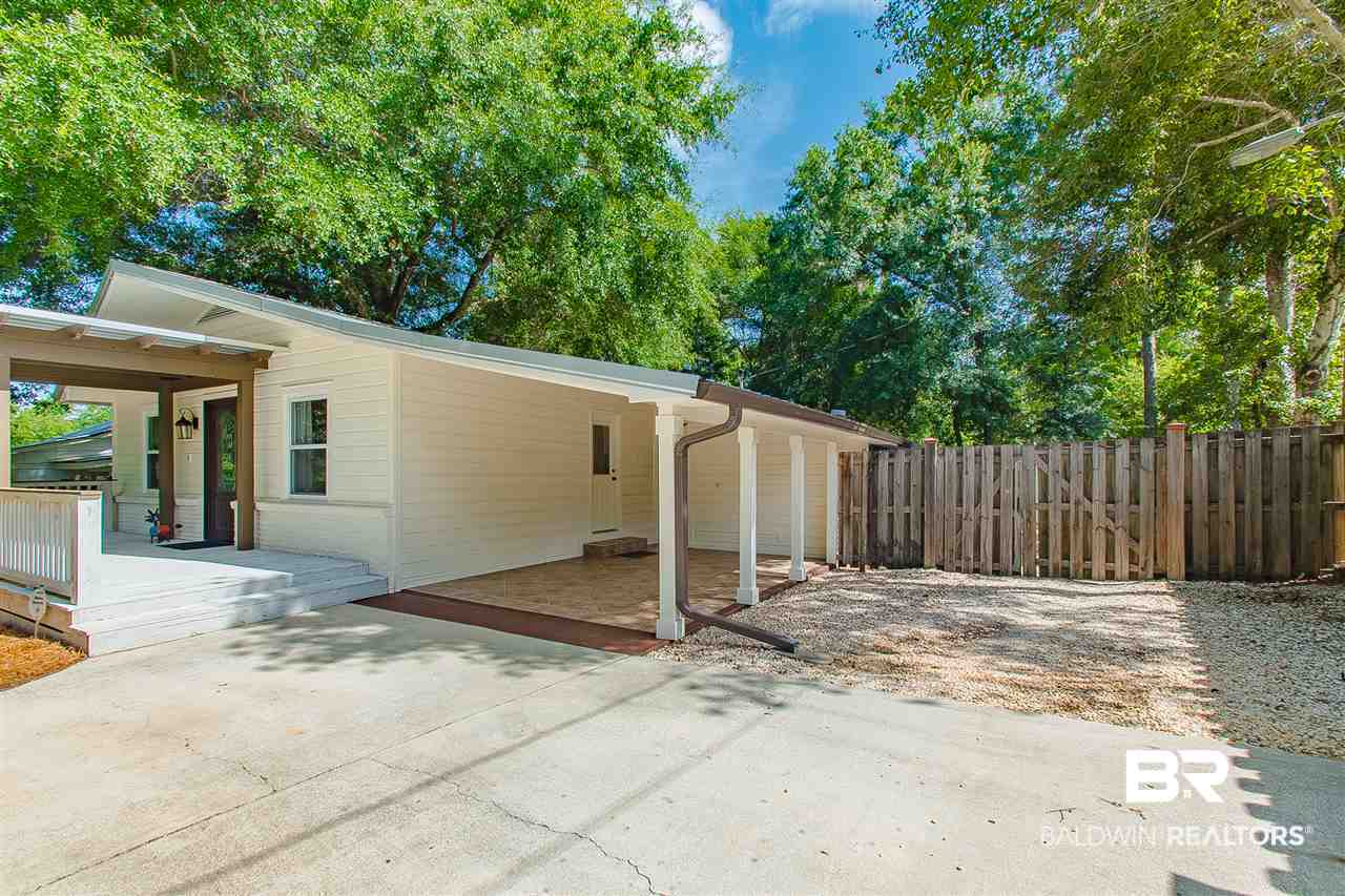 419 Rosa Avenue Fairhope, AL 36532 - Photo 3 of 33