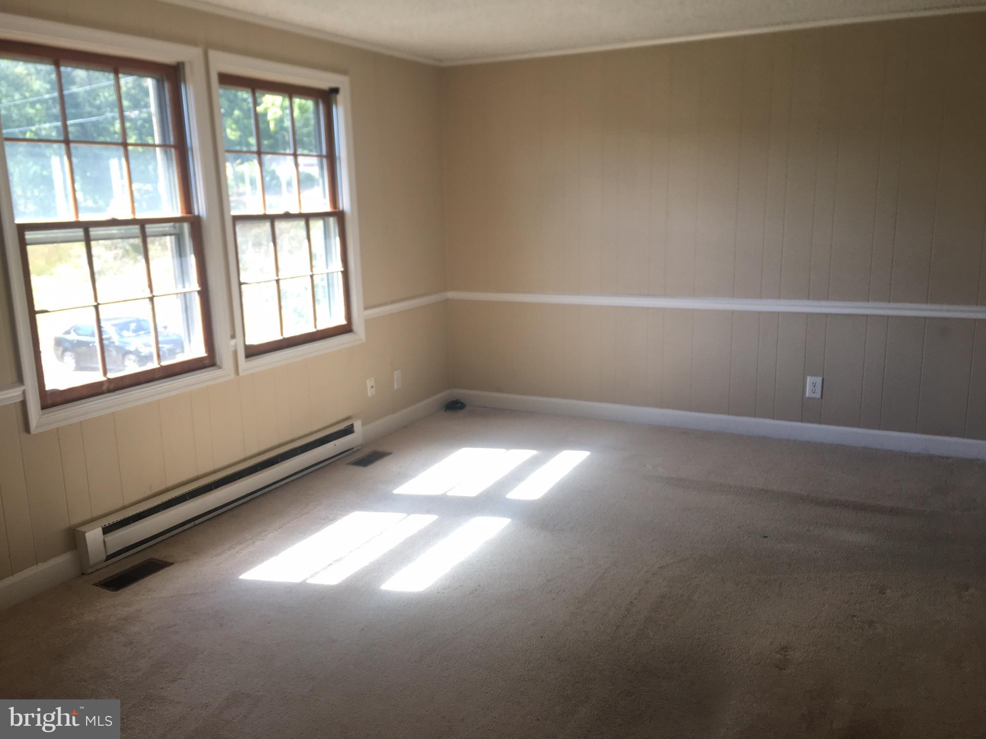 685 Courthouse Road Stafford, VA 22554 - Photo 7 of 11 LIVING ROOM