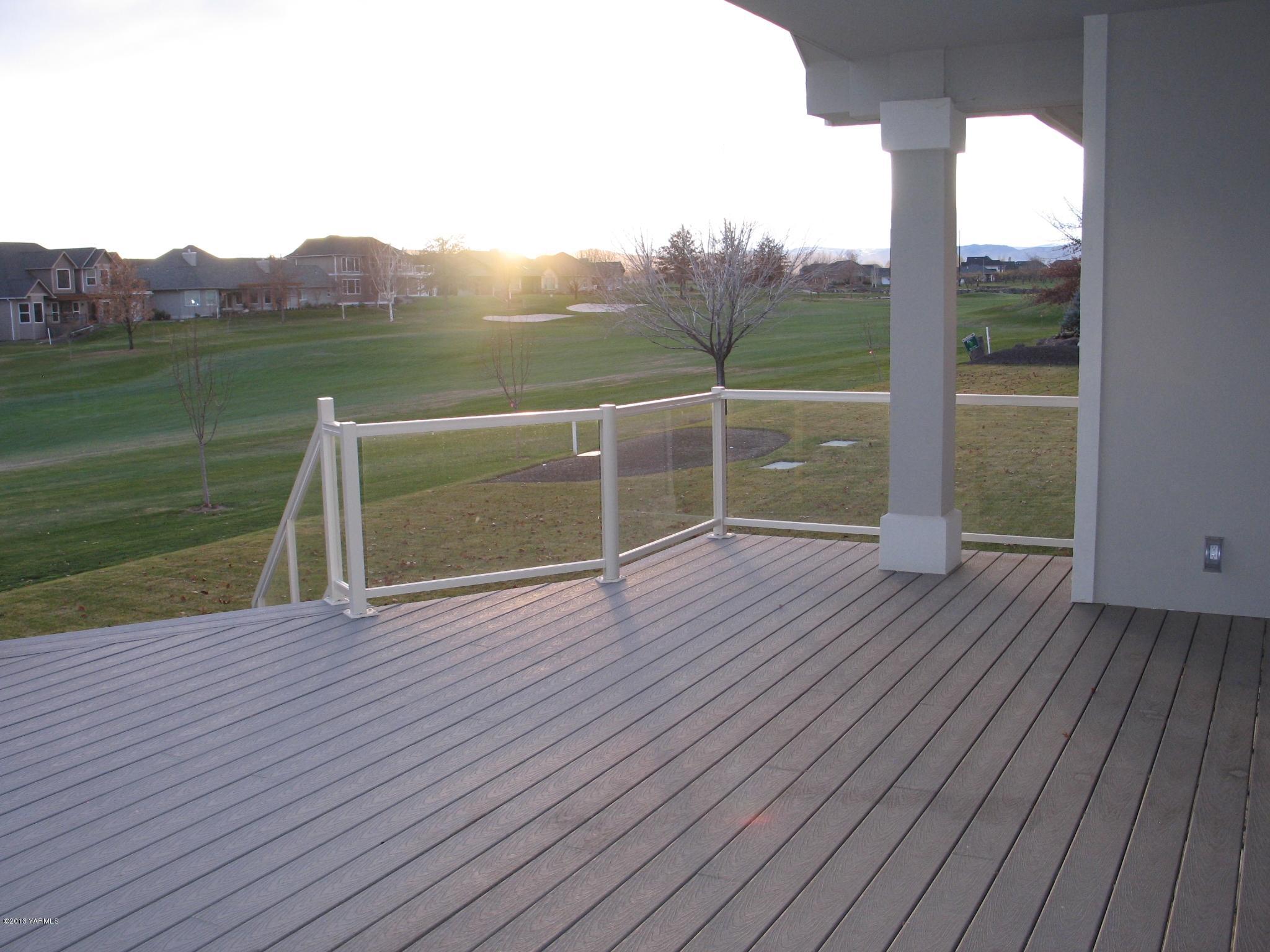 8890 Coolidge Road, Unit 3 Yakima, WA 98903 - Photo 5 of 8 a view of outdoor space with deck and mountain view