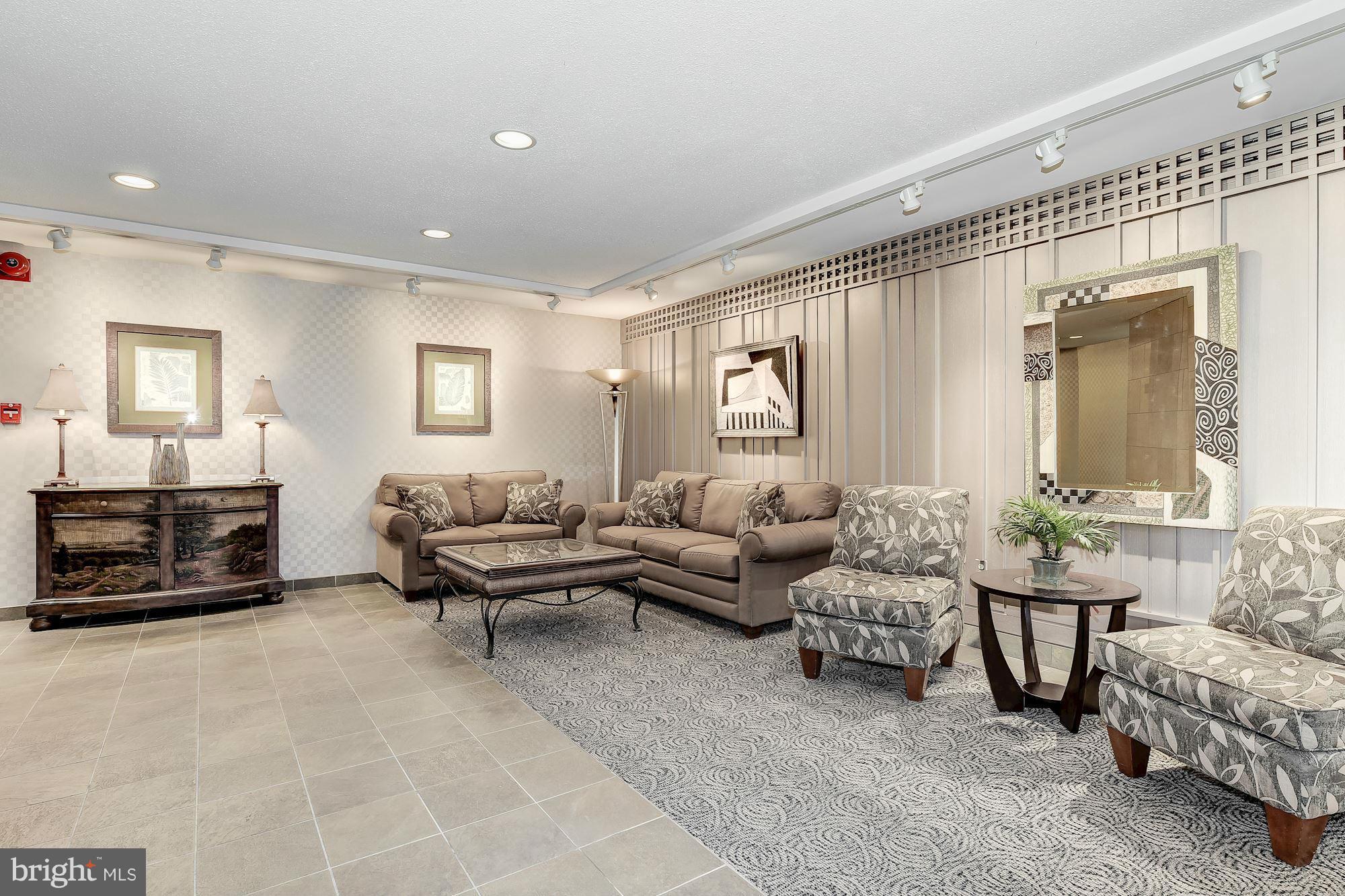 2141 P Street Northwest, Unit 809 Washington, DC 20037 - Photo 2 of 26 Interior (General)
