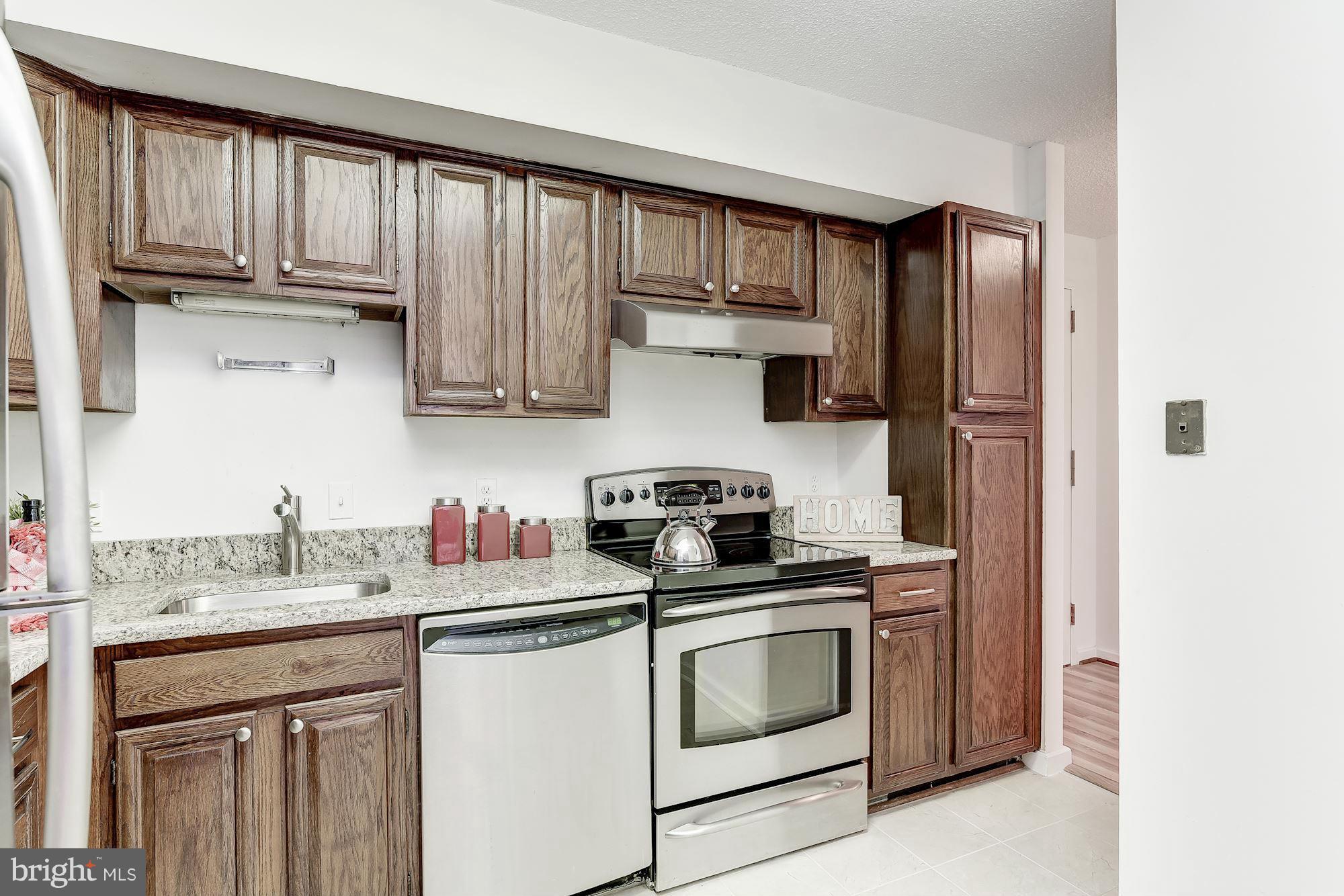 2141 P Street Northwest, Unit 809 Washington, DC 20037 - Photo 11 of 26 Kitchen