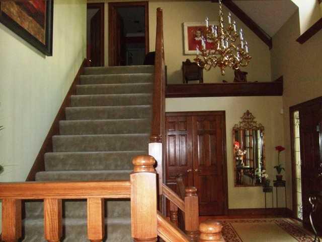 607 Tamenend Court Fishers, IN 46037 - Photo 2 of 11