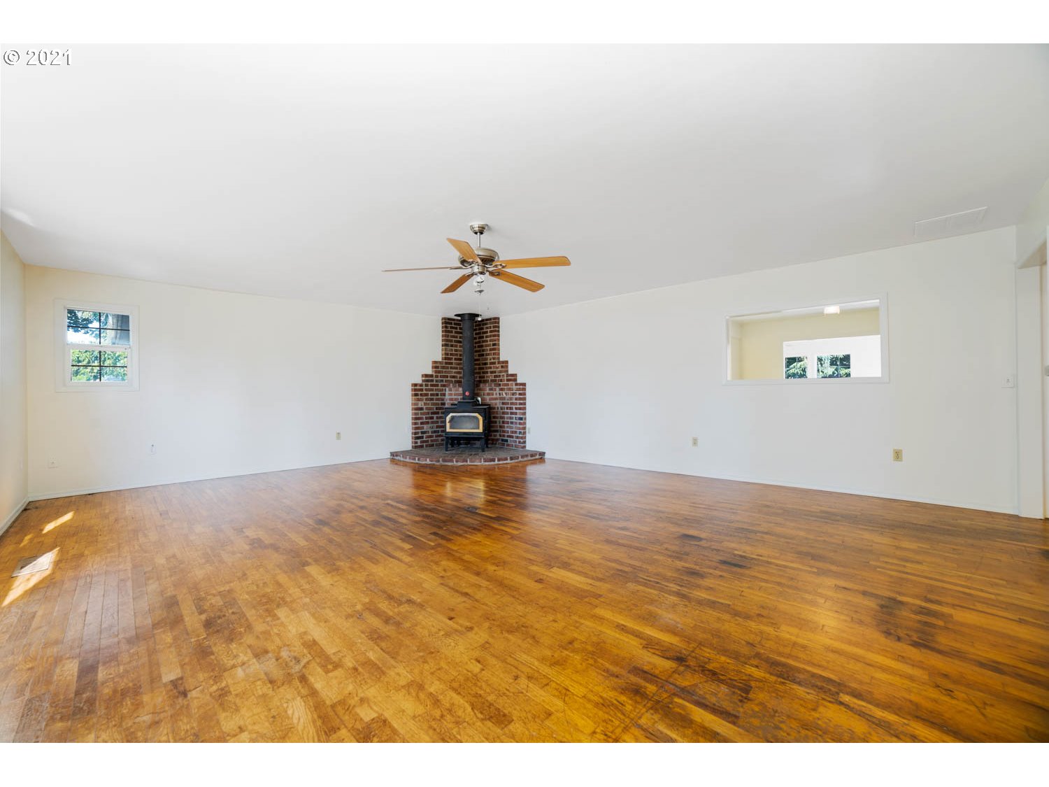 3039 Brown Road Northeast Salem, OR 97305 - Photo 4 of 29 Gallery Image 4