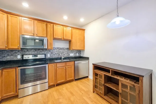 $599,900 | 426 John Mahar Highway, Unit 311, Braintree, MA 02184