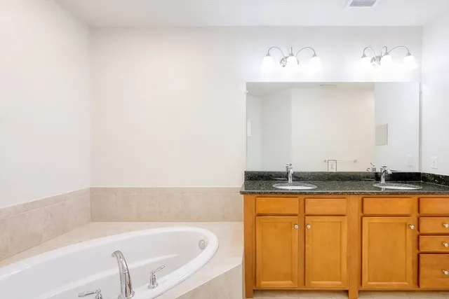 $599,900 | 426 John Mahar Highway, Unit 311, Braintree, MA 02184