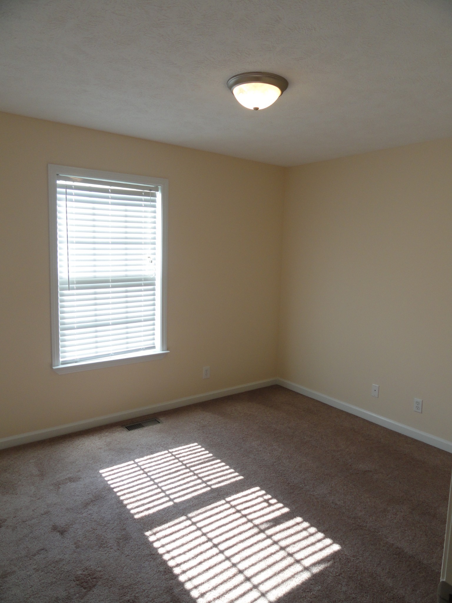 108 Roberts Road Shelbyville, TN 37160 - Photo 4 of 8