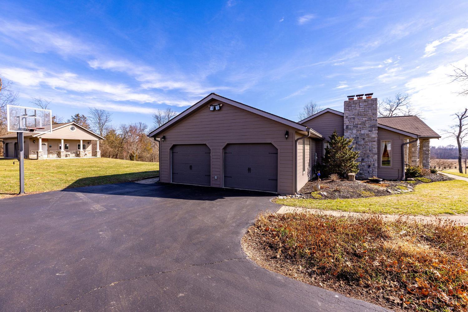 1634 Hine Road Hamilton, OH 45013 - Photo 3 of 59 Gallery Image 3
