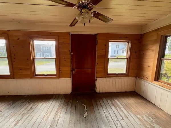 $130,000 | 3 Sunnyside Street, Houlton, ME 04730