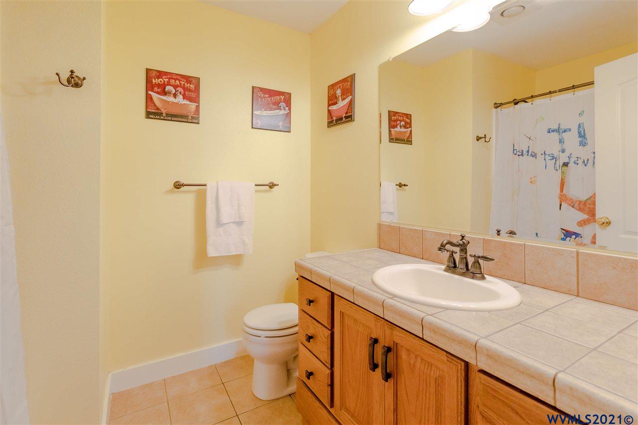 2000 Brooklake Road Northeast Keizer, OR 97303 - Photo 31 of 36 Gallery Image 31