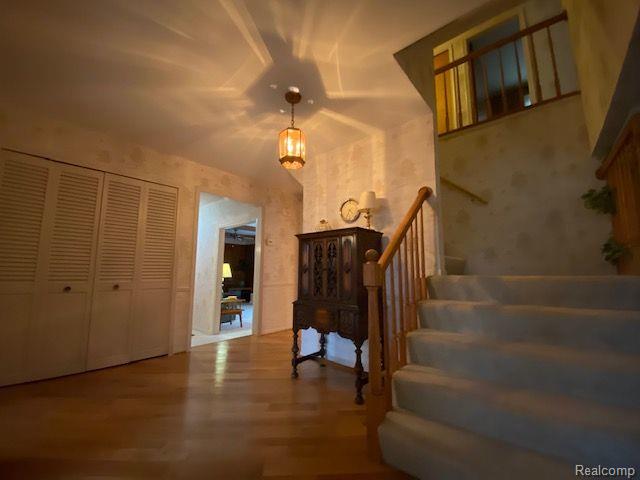 25249 Wykeshire Road Farmington Hills, MI 48336 - Photo 12 of 33