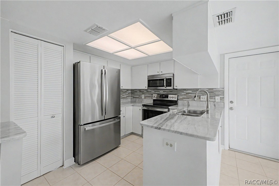 6761 Pearleaf Court Spring Hill, FL 34606 - Photo 13 of 46
