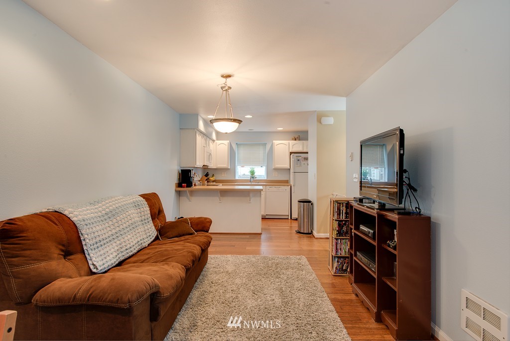 1752 North Northgate Way Seattle, WA 98133 - Photo 2 of 16