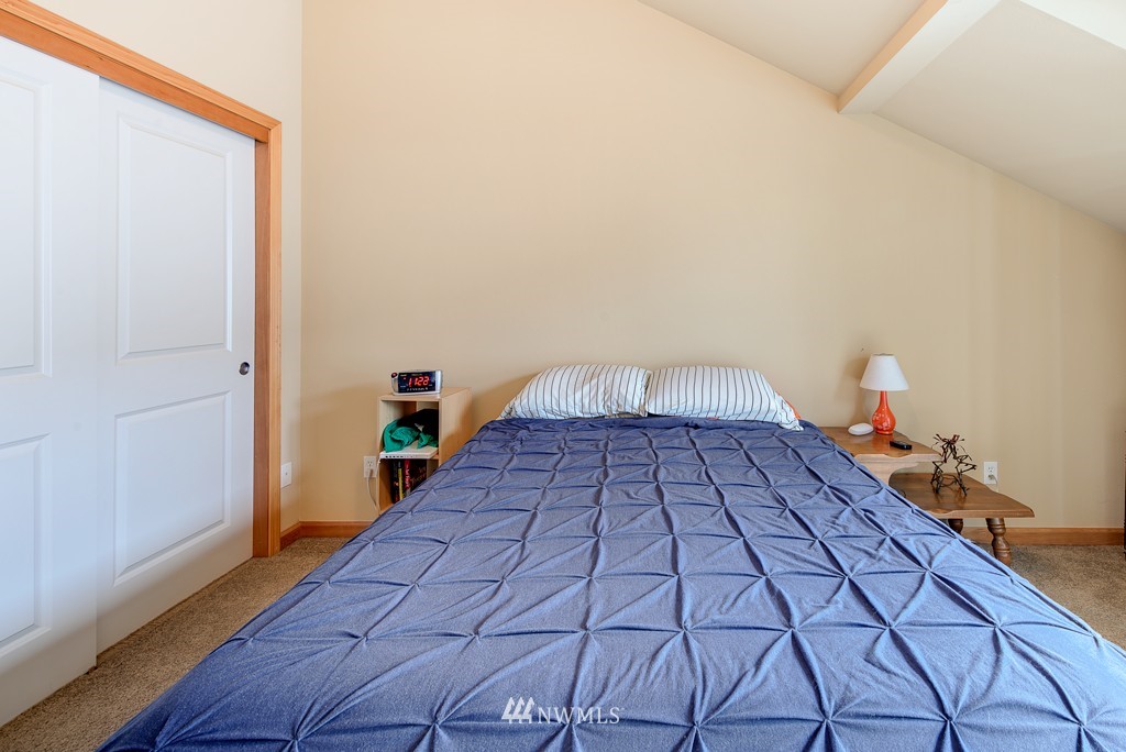 1752 North Northgate Way Seattle, WA 98133 - Photo 12 of 16