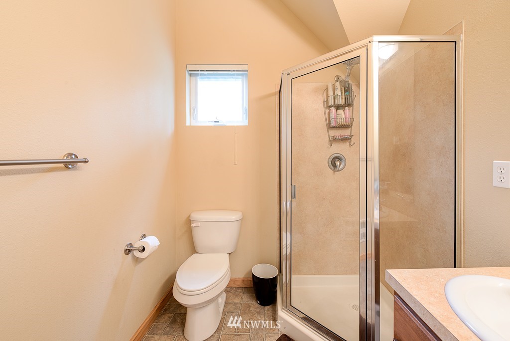 1752 North Northgate Way Seattle, WA 98133 - Photo 13 of 16