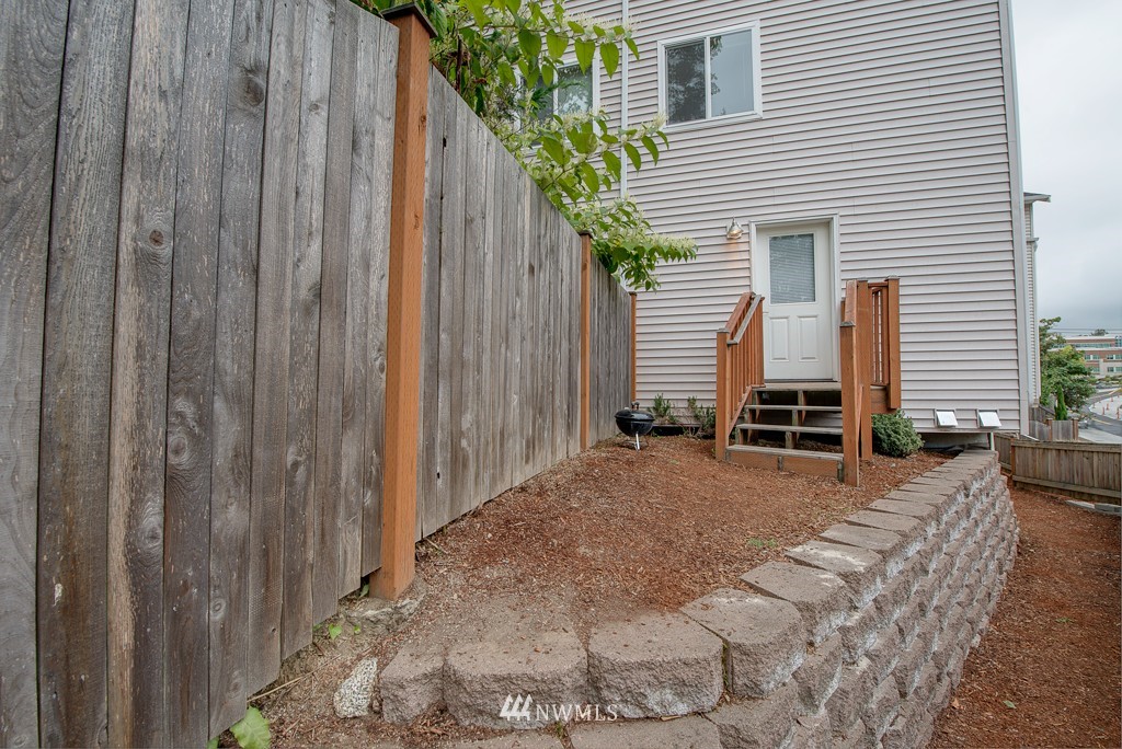 1752 North Northgate Way Seattle, WA 98133 - Photo 15 of 16