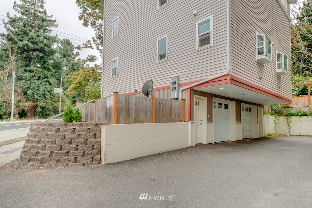 1752 North Northgate Way Seattle, WA 98133 - Photo 16 of 16