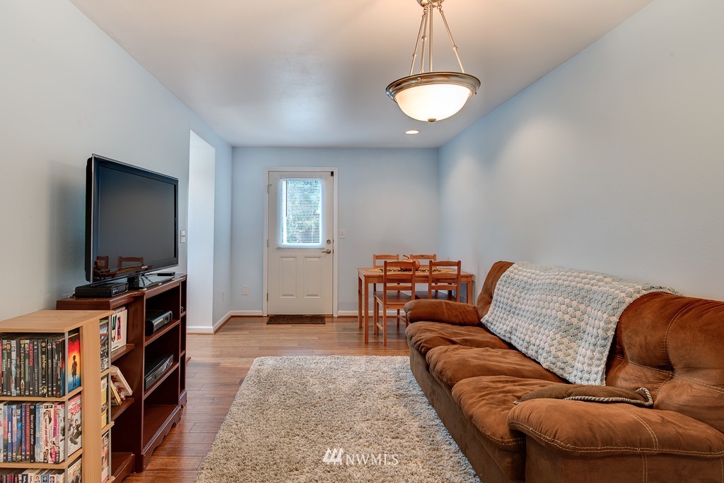 1752 North Northgate Way Seattle, WA 98133 - Photo 6 of 16